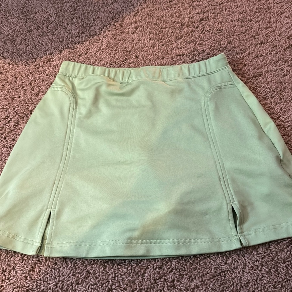 I’m selling a light green tennis/golf skirt from Adidas